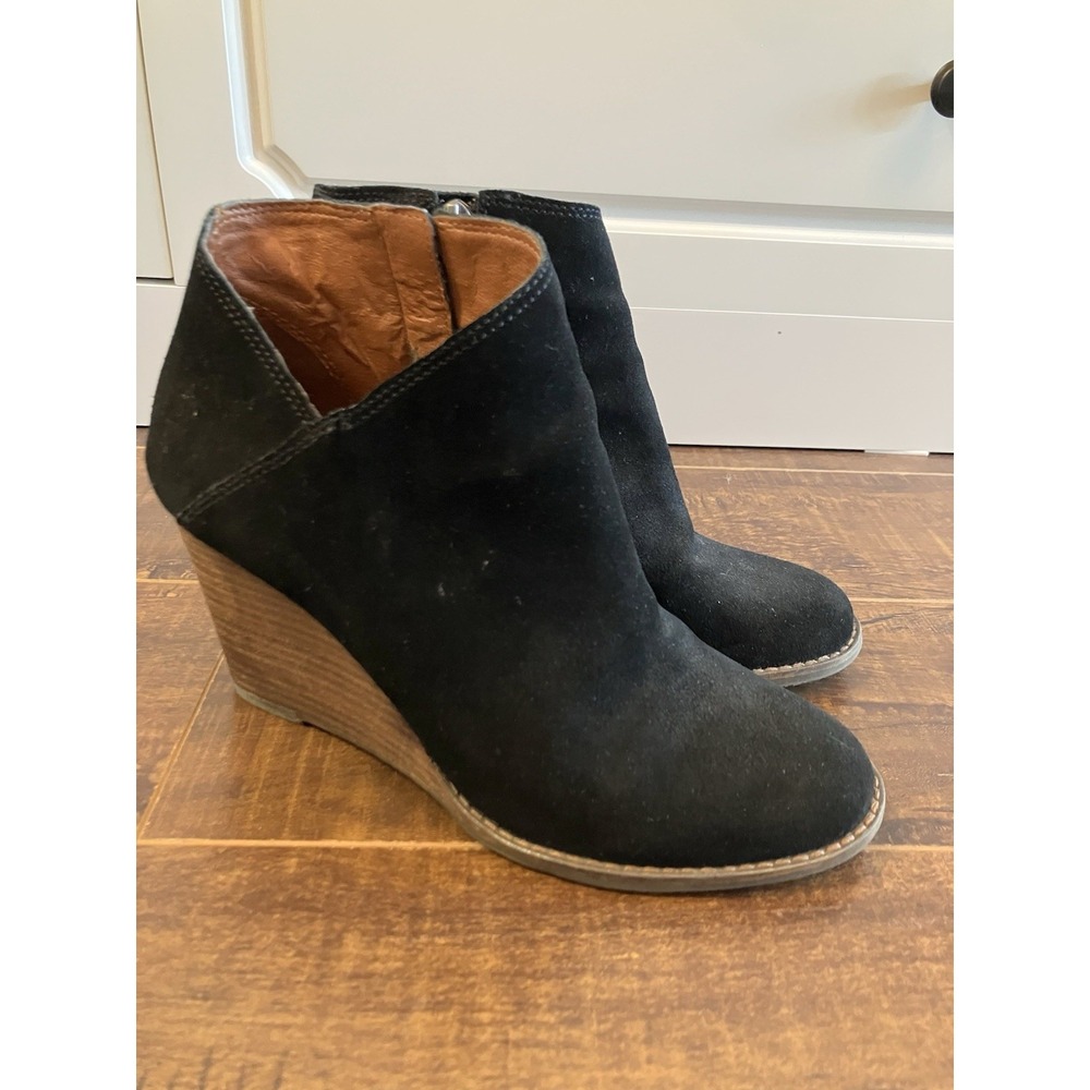Lucky Brand Yakeena Black Suede Wedge Ankle Boots Womens Size 7M Side Zip